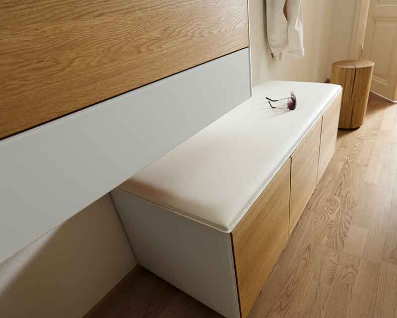 Lovely hallway bench in a choice of premium leathers