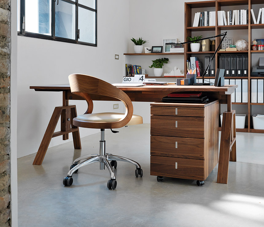 Atelier height-adjustable solid hardwood desk