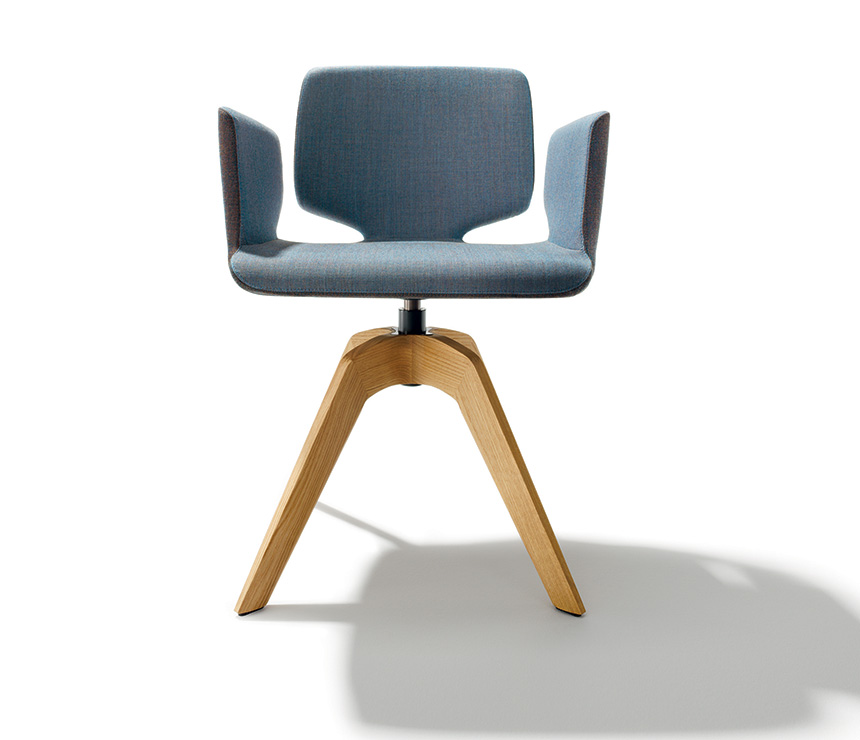 Front view of the gorgeous swivel-based dining chair Aye