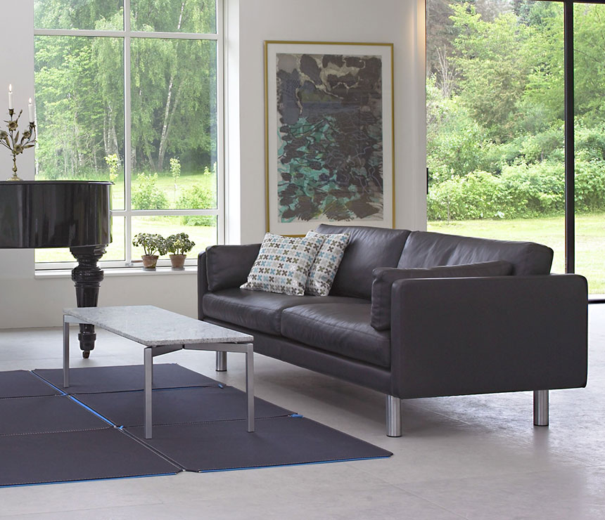 The design-classic EJ220 sofa from Erik Jorgensen