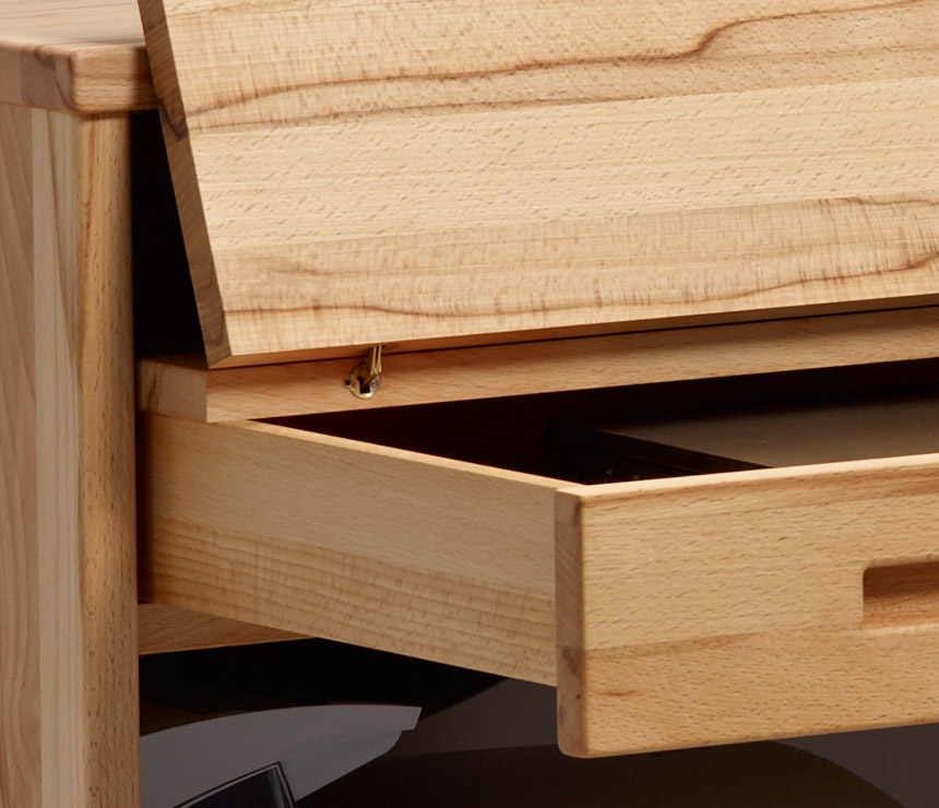 Close-up of the Classic Danish laptop desk