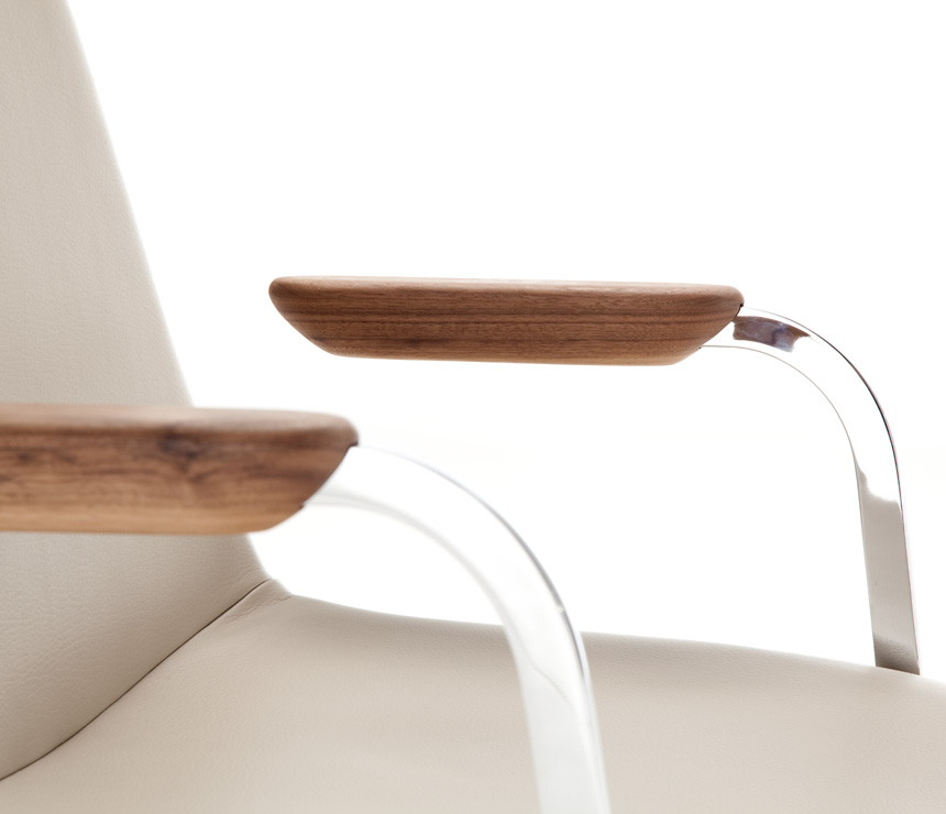 Detail of the The 904 leather carver dining chair