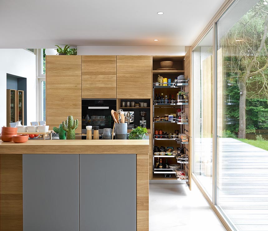 Front-on view of the Linee Kitchen in room