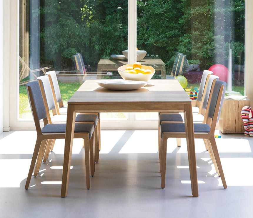 End view of the Mylon dining table