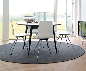 Round retro table