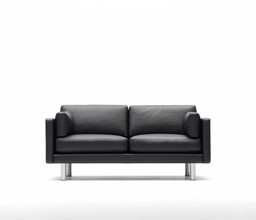 Short, two-seater E220 sofa from Erik Jorgensen