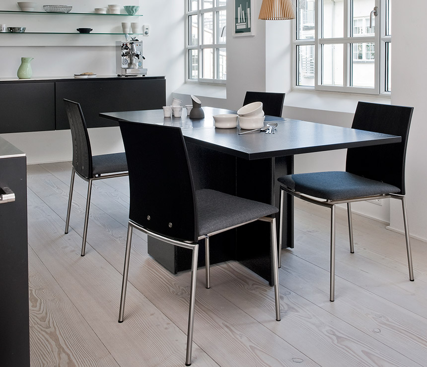 Small space-saving dining table, ideal for small flat