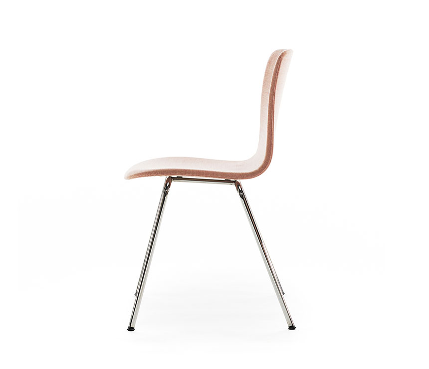 Side view of the Martela Sola Universal chair