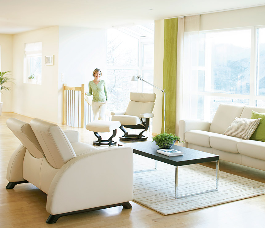 Stressless Arion recliner sofa set in white leather