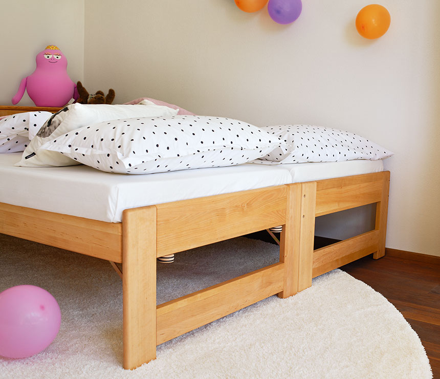 Tandem kids bed made in solid alder