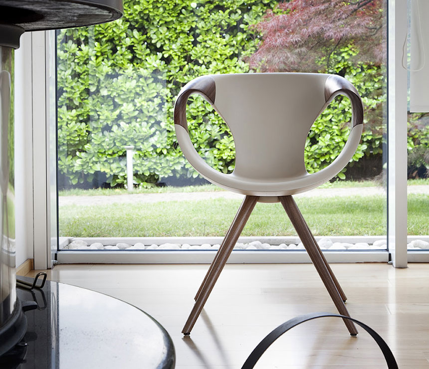 The classy 917 dining chair
